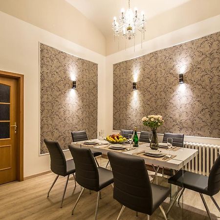 4Bdr Historical Spirit Apt By Ruterra Prague Exterior photo