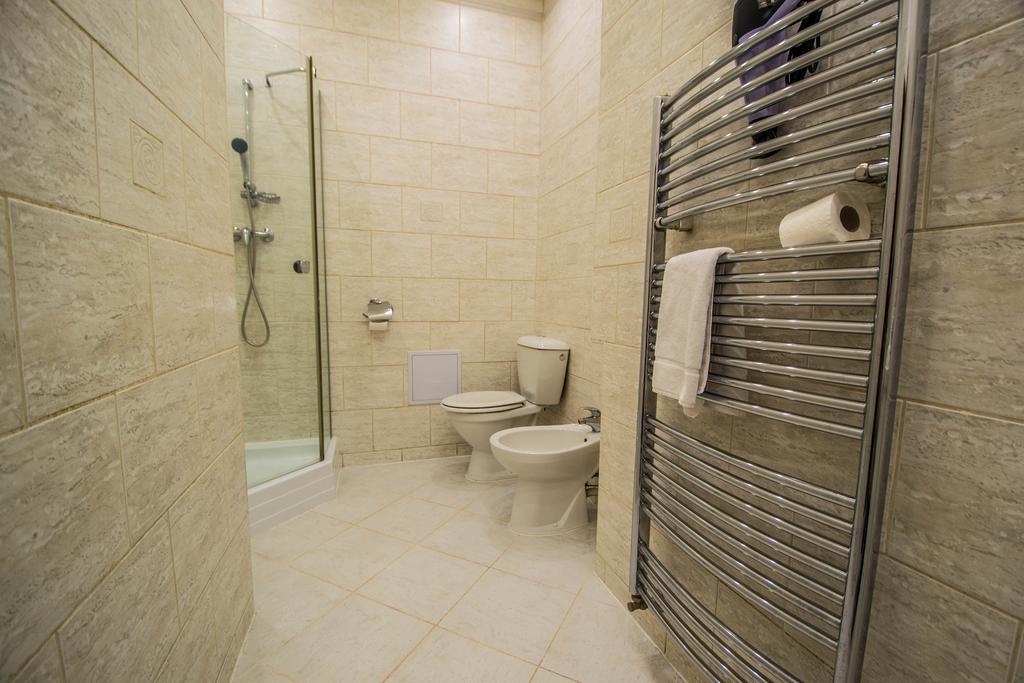 4Bdr Historical Spirit Apt By Ruterra Prague Exterior photo