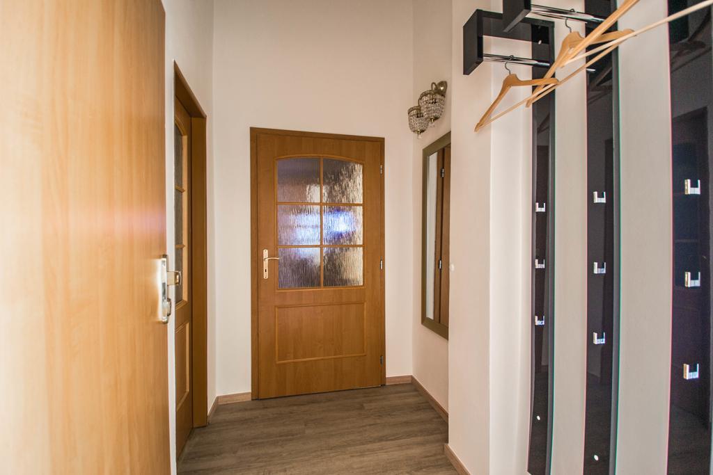 4Bdr Historical Spirit Apt By Ruterra Prague Exterior photo