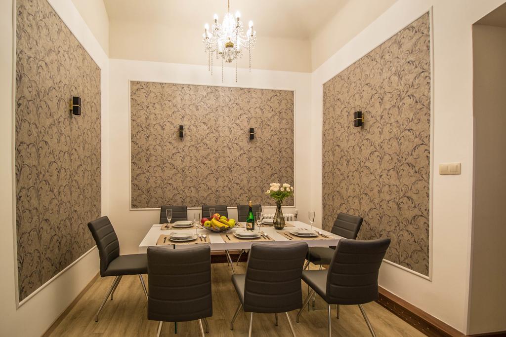 4Bdr Historical Spirit Apt By Ruterra Prague Exterior photo