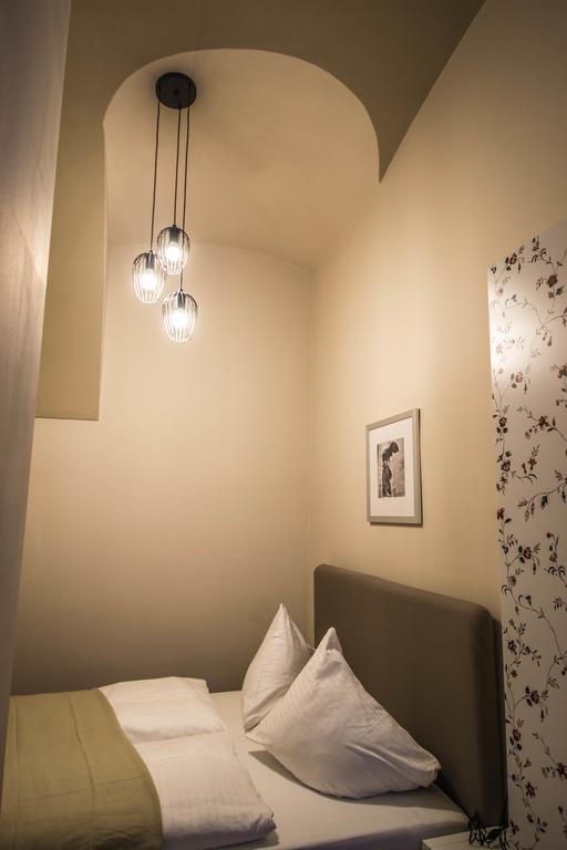 4Bdr Historical Spirit Apt By Ruterra Prague Exterior photo