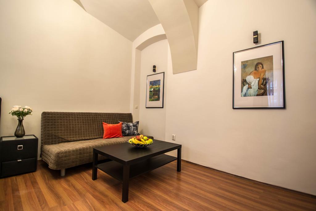4Bdr Historical Spirit Apt By Ruterra Prague Exterior photo